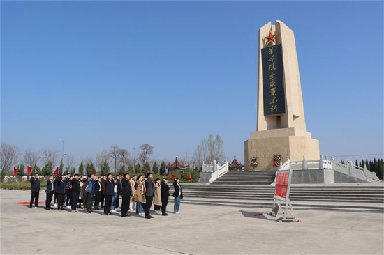 砀山县砀城第一小学:弘扬革命精神 缅怀革命先烈_新浪安徽_新浪网