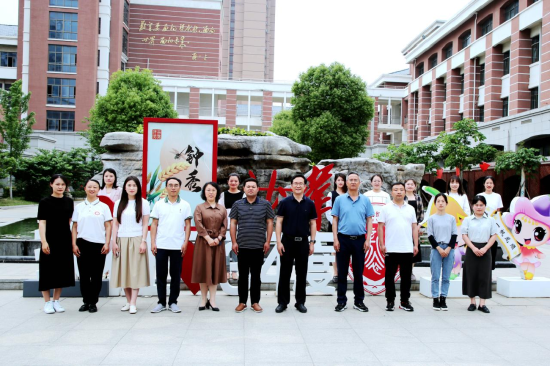 亳州十九中一行赴连云港参加共建校初中学科同课异构展示活动