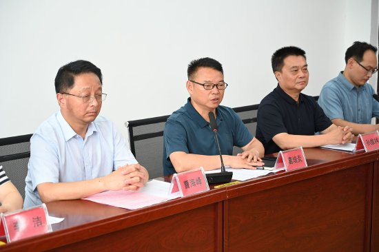 砀山二中举行中国社会福利基金会困境尖子生一帮一助学金发放仪式