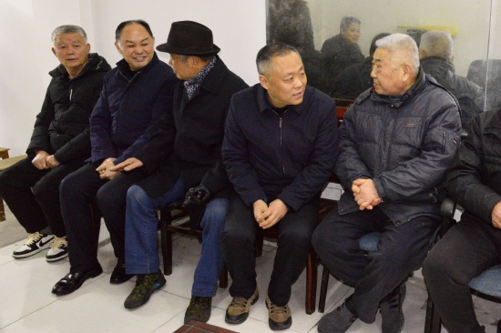 慰问送真情关爱暖人心肥东一中党委开展春节前夕走访慰问活动