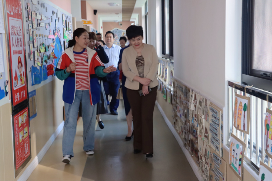 颍上县副县长岳岿一行到实幼教育集团学府里分园银泰城分园调研指导