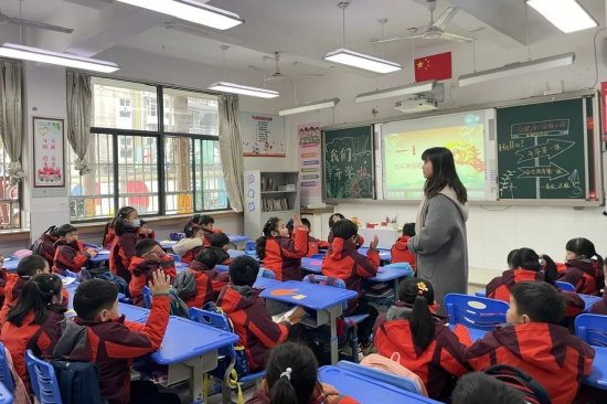 合肥市六安路小学好久不见龙重登场