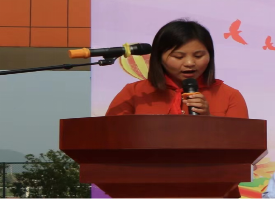 本次大会由该校副校长宋玉宝主持,出席的领导有:庐江县移湖街道党委副