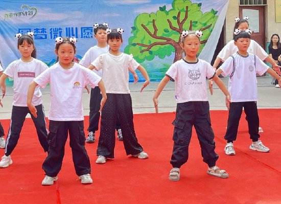 童年无忌 绽放花朵 ——砀山县官庄坝镇刘楼小学举行"六一"文艺汇演