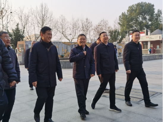 阜阳市政府副市长虞建斌到十九中督导国家卫生城市创建和校园安全工作