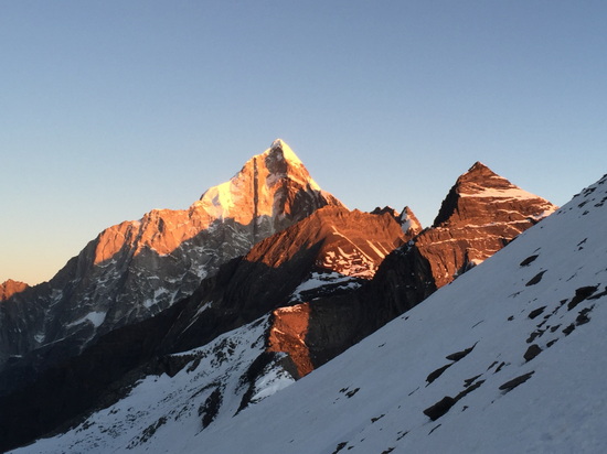 汝志刚登顶四姑娘山大峰 在顶峰迎接新年