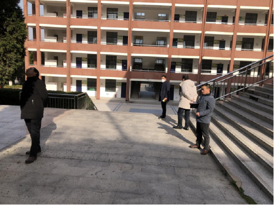 巢湖市槐林中学节前校园大联查平安相伴你我他