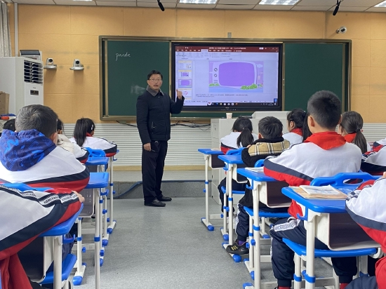 歙县新安小学教育集团城关小学与深渡中心学校开展同课异构联合研讨
