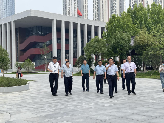 合肥市委常委包河区委书记程雪涛带队调研合肥一中高考考点工作