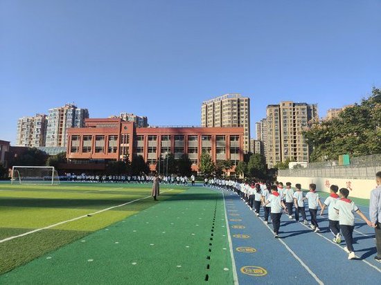 体操强体魄队列显风采合肥一六八玫瑰园学校南校区小学部广播操展示