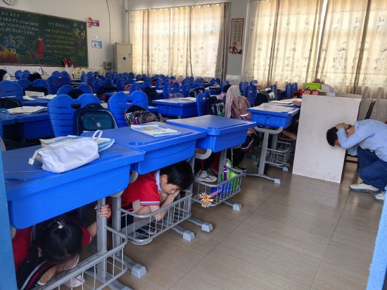 提升防灾避险能力 ——桐城市防灾减灾宣传周活动在同安小学举行