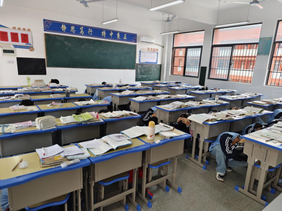 蒙城县三义路中学齐山路校区举办防灾减灾疏散演练活动