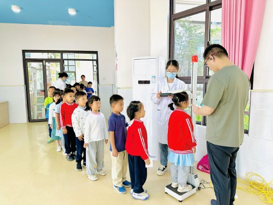 健康体检 护幼成长——肥东县东城幼教集团总园开展幼儿健康体检活动
