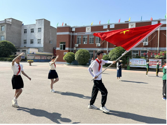 凤阳县刘府镇中心小学"争做新时代好队员"新队员分批入队仪式
