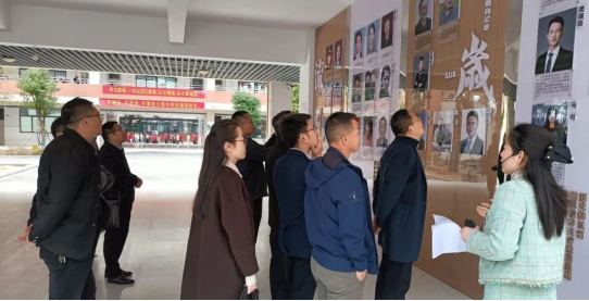 上海外国语大学附属奉贤实验中学莅临利辛中学开展结对交流活动