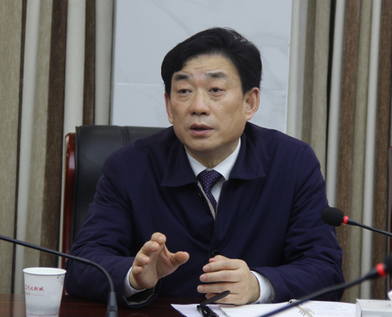 双凤开发区党工委书记,管委会主任童有柱介绍双凤开发区发展情况