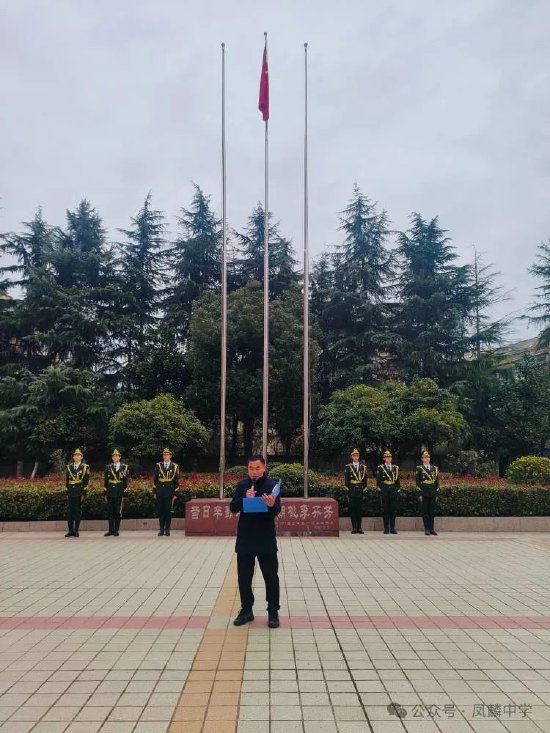 人间三月春光好学习雷锋正当时长丰县凤麟中学开展学雷锋在行动活动