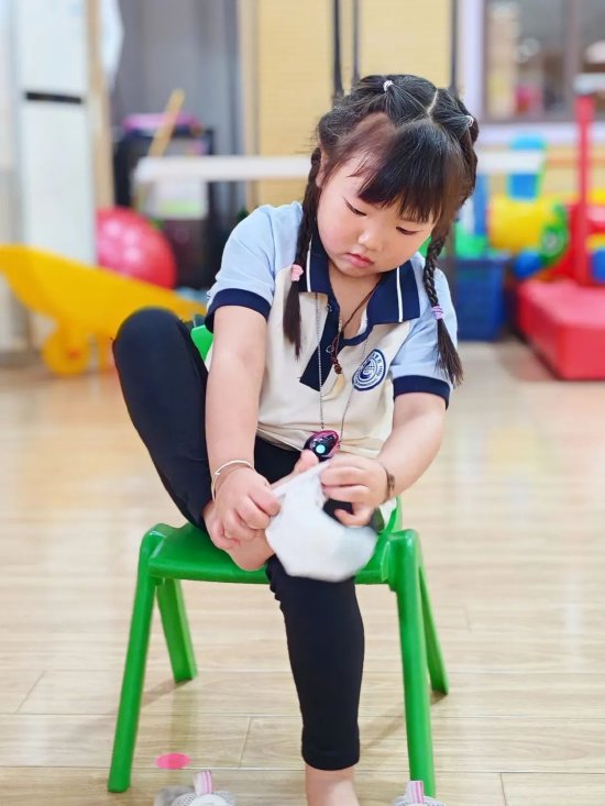 合肥中锐学校:穿脱叠晾样样行 我是自理小能手
