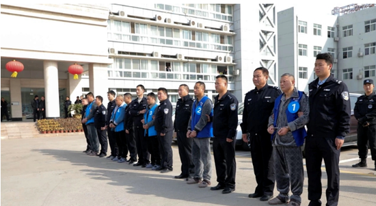 宿州一犯罪团伙被两地警方合力"团灭"_新浪安徽_新浪网