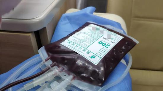 152人43400毫升血液安徽广播电视台开展无偿献血志愿活动