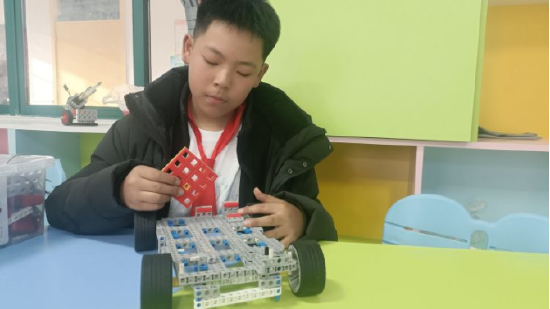 创客空间 精彩无限——亳州市第一小学创客社团活动_新浪安徽_新浪网