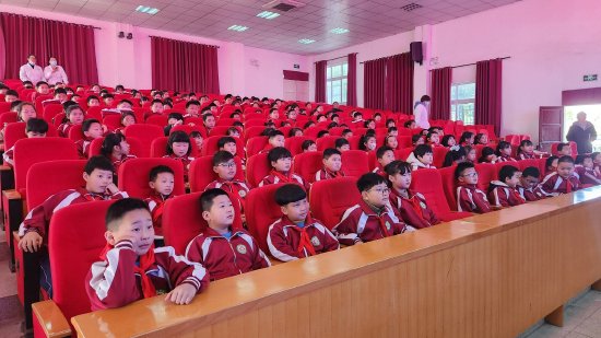 健康生活 快乐学习——桐城市同安小学开展春季开学"健康第一课"活动