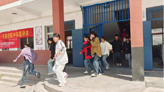 人人讲安全 个个会应急——灵璧县韦集初级中学开展"5.