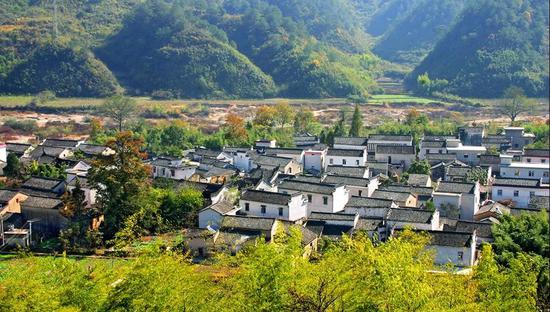 雪岩故里 (临溪镇)