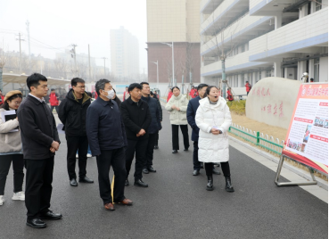 在砀山五中教育集团党总支书记,校长张满勇的陪同下,邵长凯一行首先