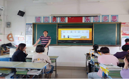 庐江县白山镇初级中学召开预防溺水中学生心理健康专题教育家长会