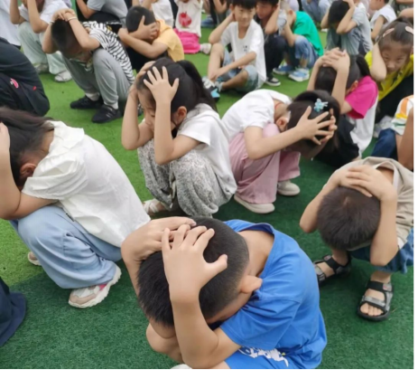 以史为鉴 警钟长鸣——合肥市徽州小学开展"九一八"防空应急演练