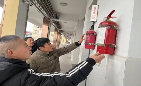 全面检查排隐患安全护航迎开学庐江县白山镇初级中学进行开学前校园