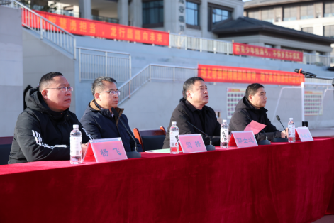 新浪安徽>教育>中学>正文开幕式上,界首一中党委副书记,校长闫锋在