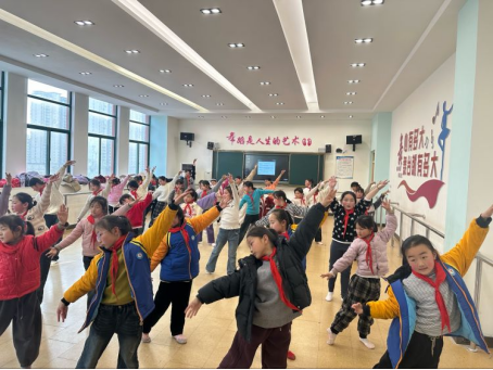追逐梦想舞动末来亳州市第一小学追梦舞蹈社团