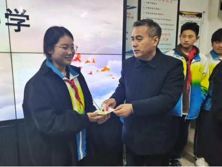 利辛四中举办留下温暖守候幸福留守儿童集体生日会