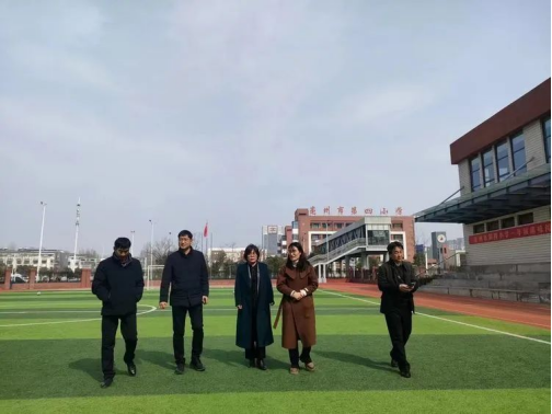 亳州市教育局副局长刘红岩指导亳州市第四小学开学工作