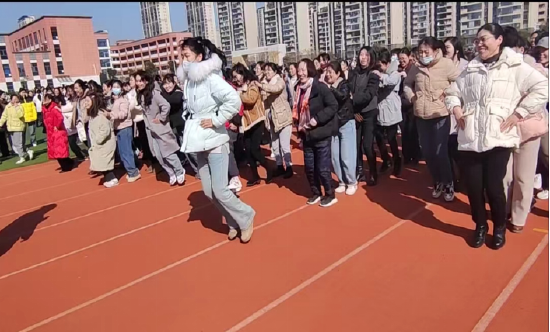 蒙城县三义路中学齐山路校区团建在行动健康过节日