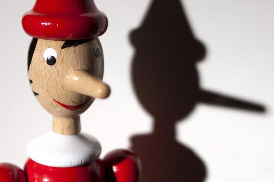 只需6招看穿他是否在说谎说谎是生活中必不可少的交际,有些谎言是善意