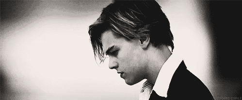 这些男人离得越远越好