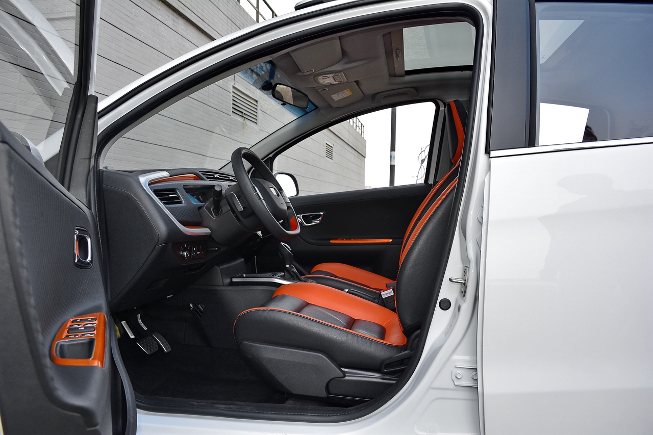 哪款配置高动力强众泰t300pk吉利远景x1