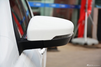 车型对对碰：新款名爵锐行 VS 新款吉利帝豪EV之外部配置