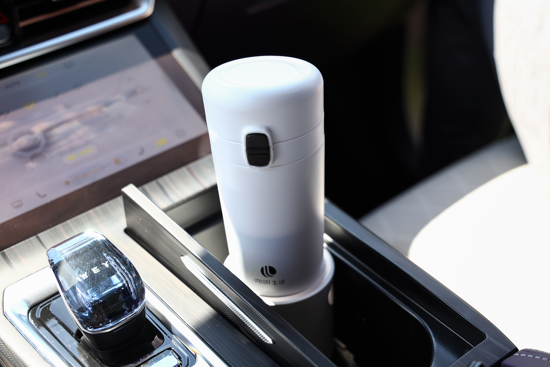 可加热可保温的电热杯