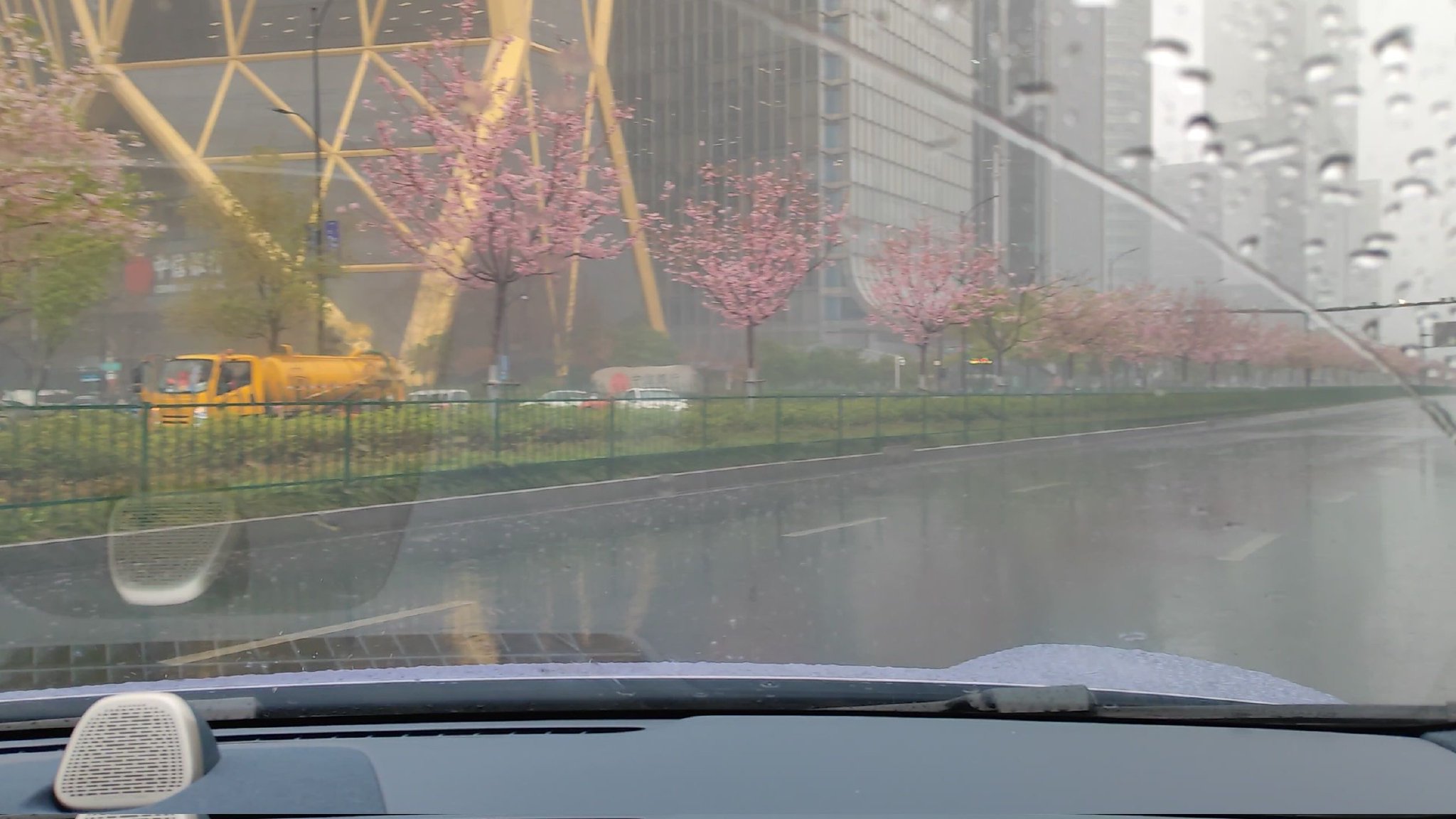 无保护右拐 自动汇入道路