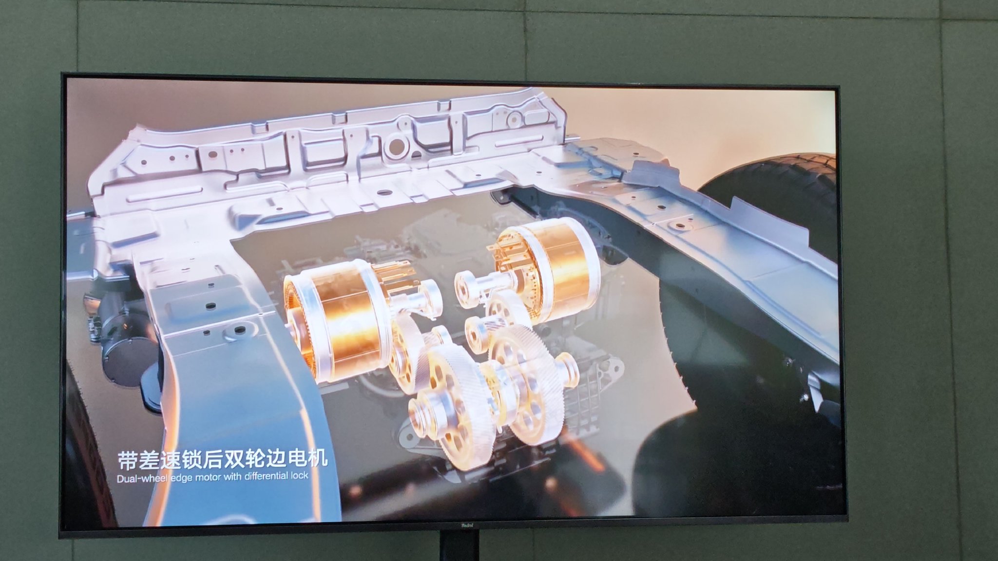 定位AI全地形硬核SUV 银河战舰700首秀