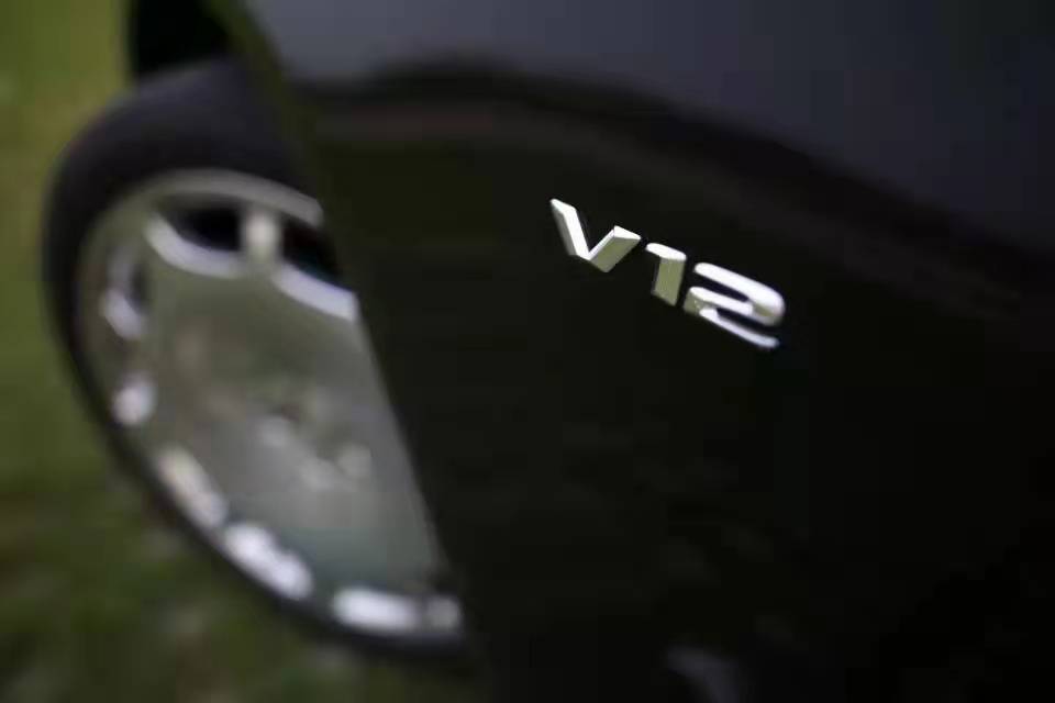 奔驰V12发动机如何成为传奇 顶级超跑都在用