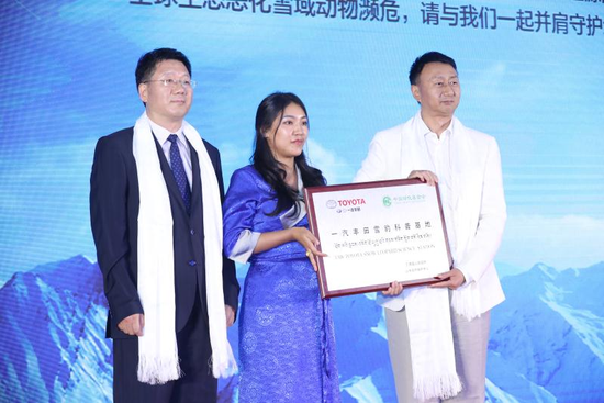 当“诺亚方舟”岌岌可危 人类与雪豹的互相凝视还剩几次？