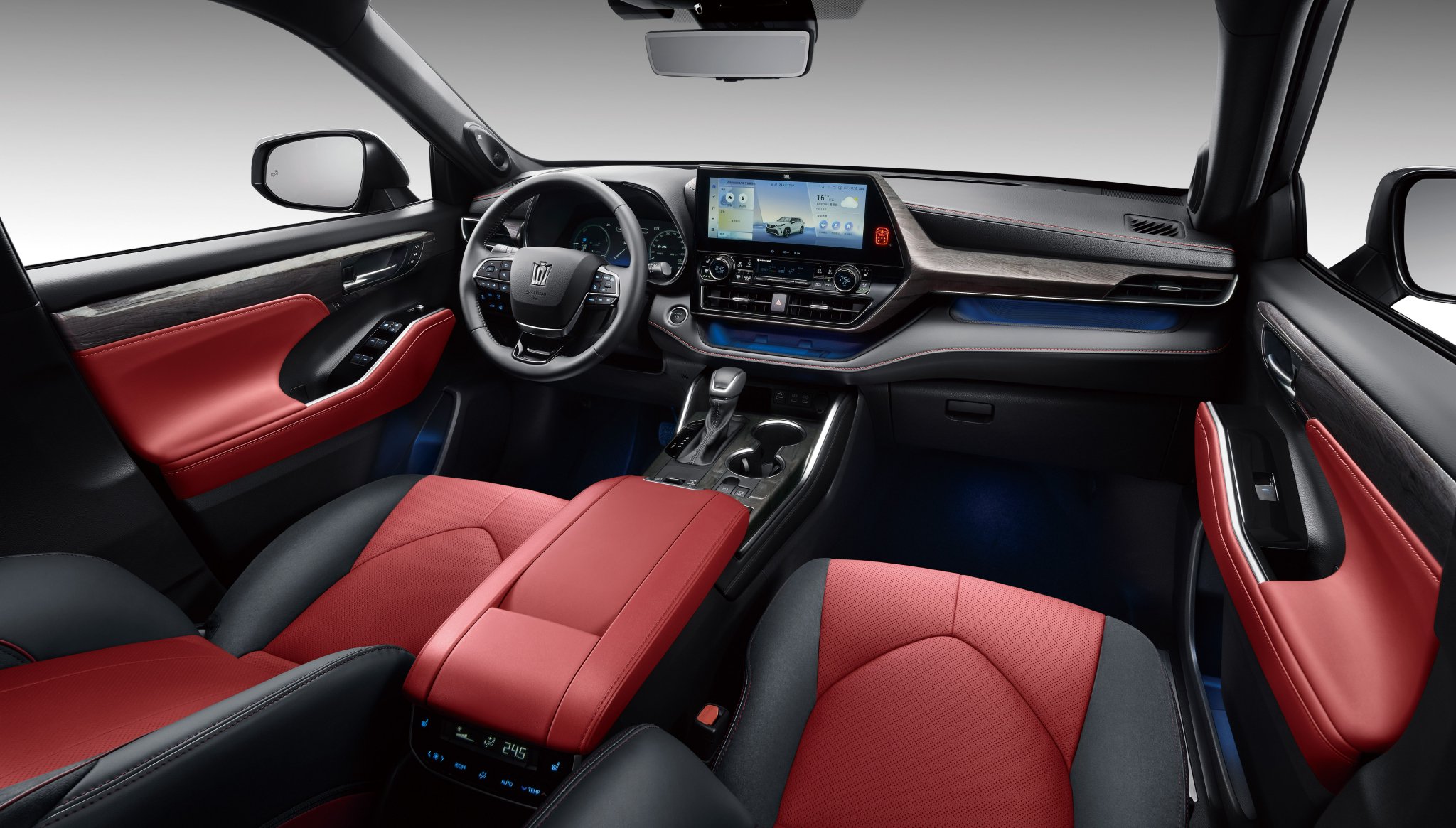 配置升级 一汽丰田新款皇冠陆放售价28.48万起