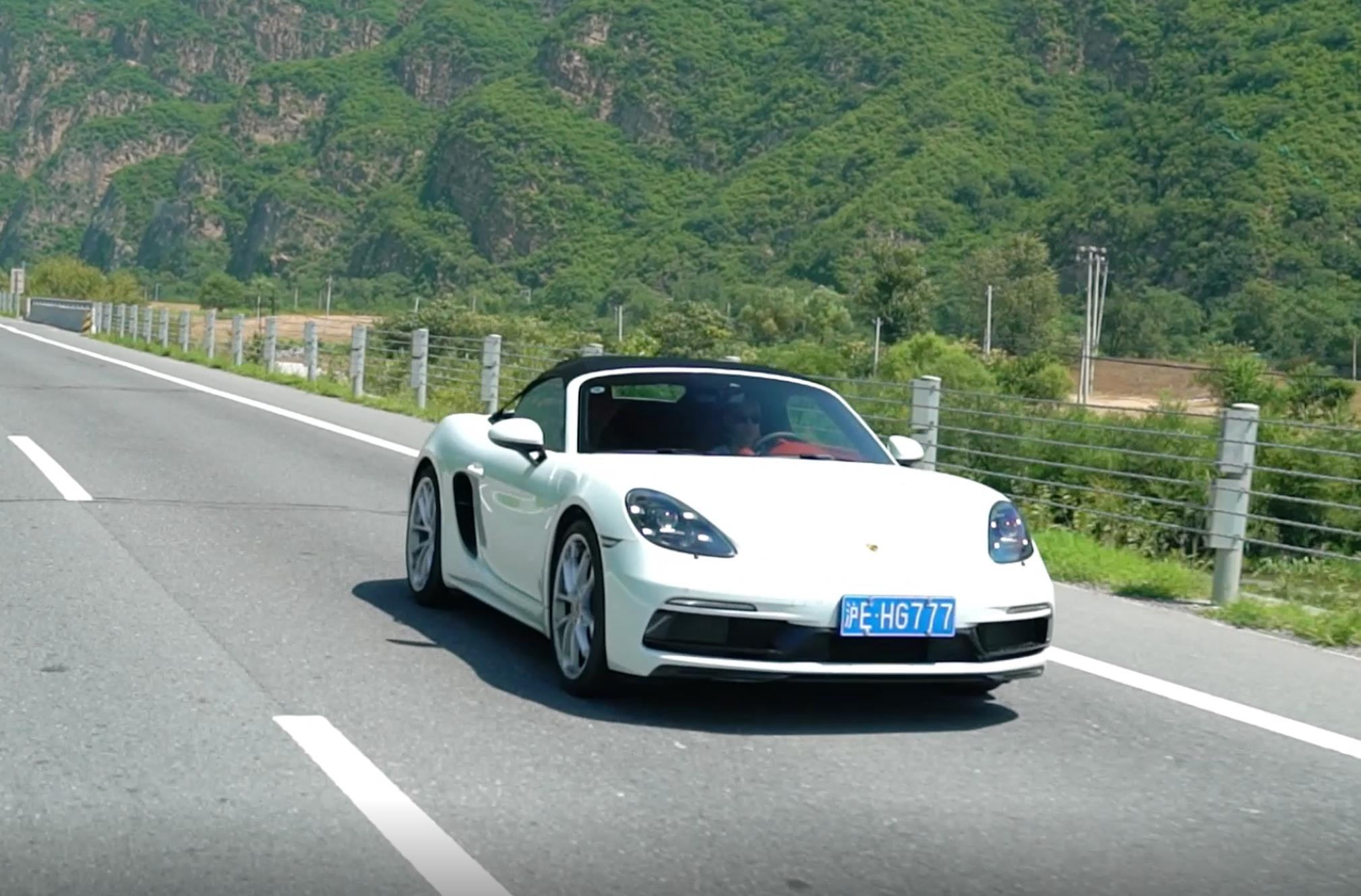 试驾保时捷718 Spyder：解锁蓝天白云的切换密码