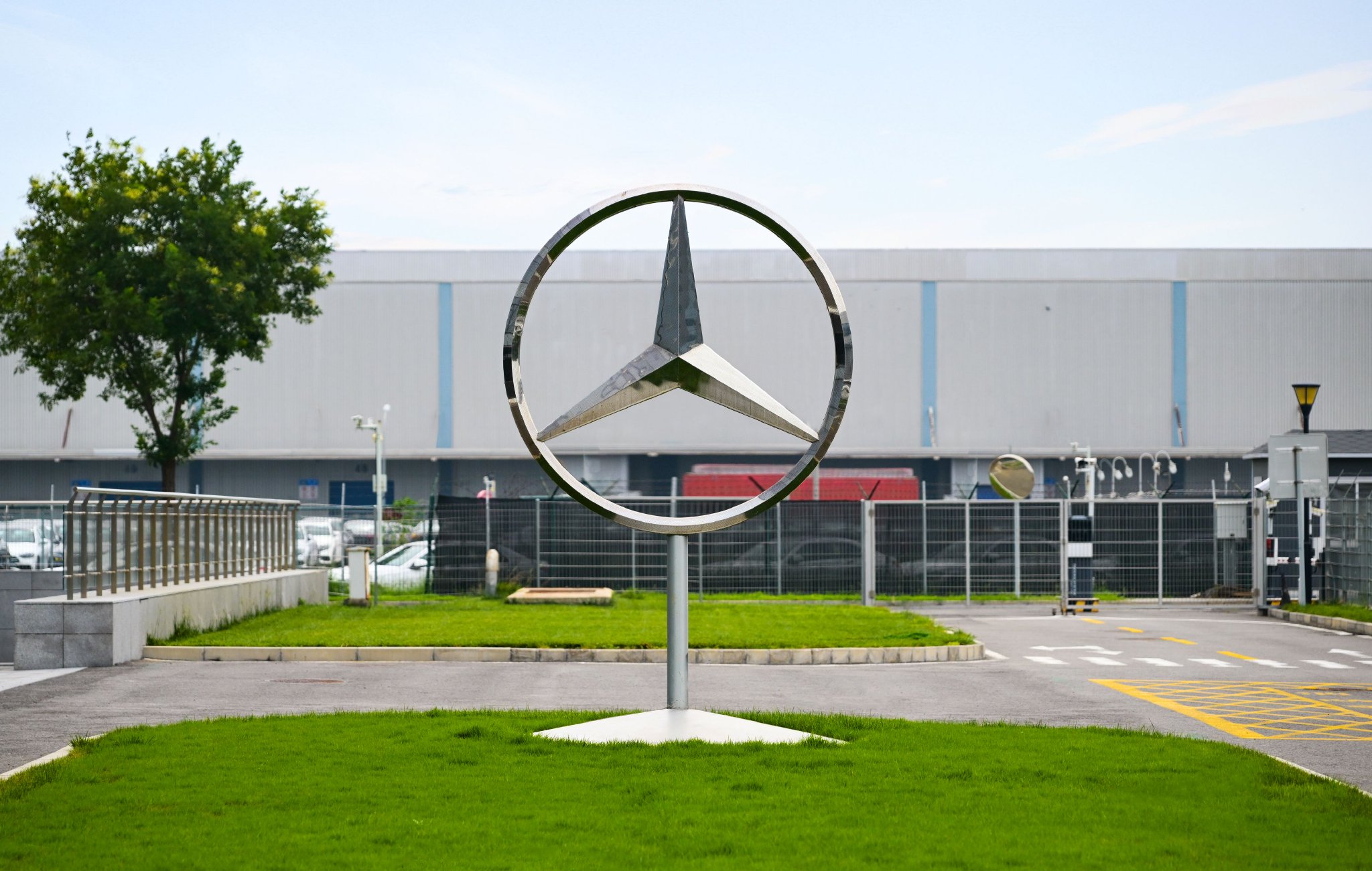 豪华还得是奔驰 体验“奔驰标准”科技日