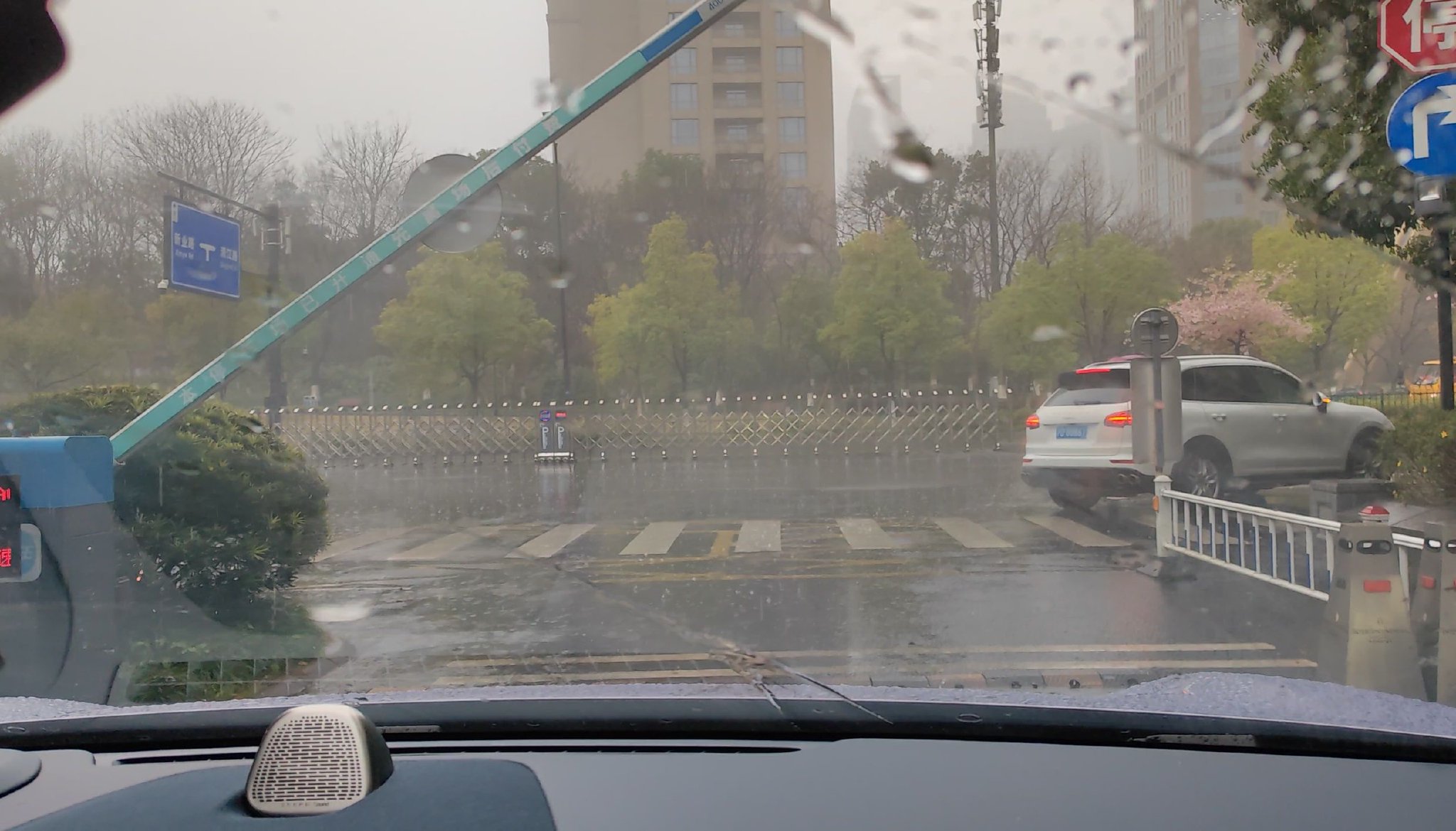 自动识别停车场拦车杆